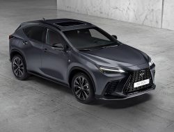 Новый Lexus NX и его злейшие конкуренты в России