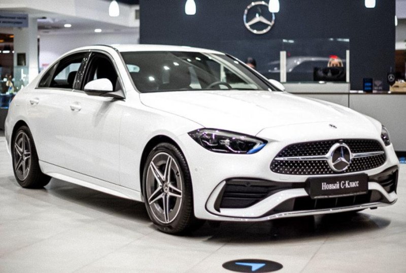 Новый Mercedes-Benz C-Class добрался до российских дилеров
