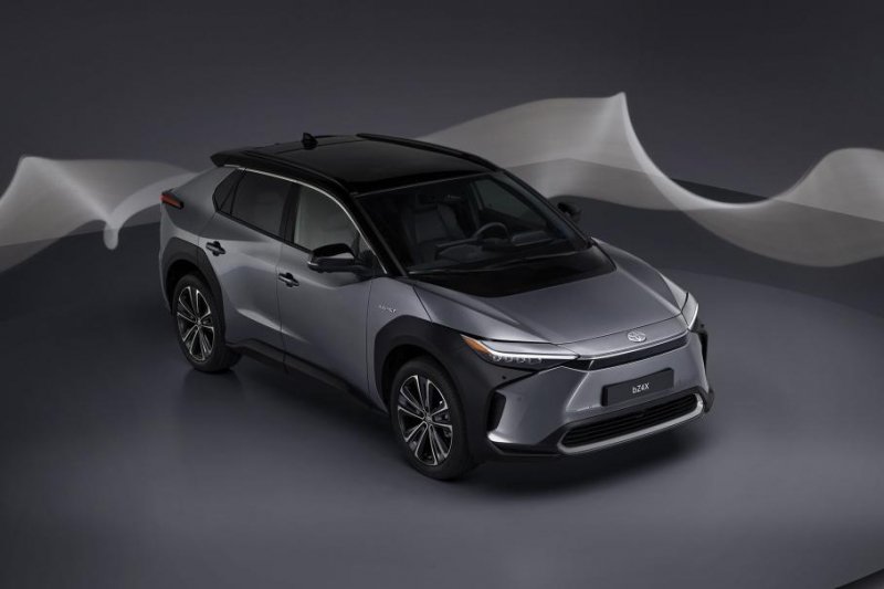 Объявлены цены на электрический кроссовер Toyota bZ4X