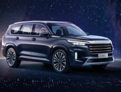 Объявлены рублевые цены на премиальный китайский кроссовер Exeed VX