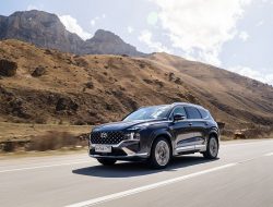 Обновленный Hyundai Santa Fe получил шестиместный салон