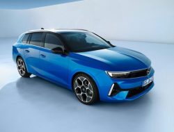 Opel Astra нового поколения стала универсалом