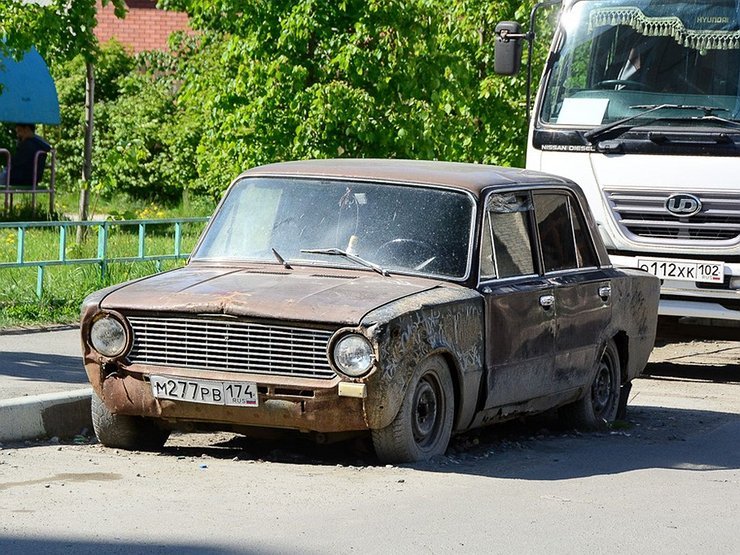 Половина выставленных на продажу подержанных автомобилей — битые или убитые
