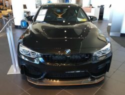 Последнюю BMW M4 GTS оценили в полмиллиона долларов