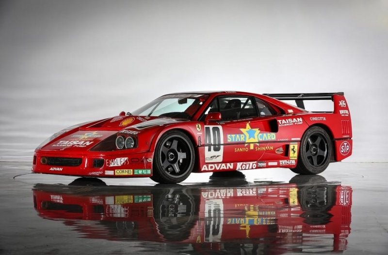 Посмотрите на дорожный Ferrari F40, переделанный в гоночный и обратно. Его продают в Японии