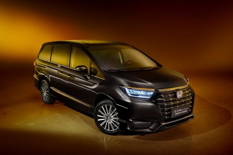 Представлен роскошный гибридный минивэн Honda без коробки передач