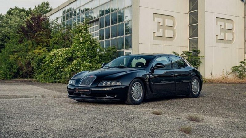 Редчайший суперседан Bugatti выставили на продажу