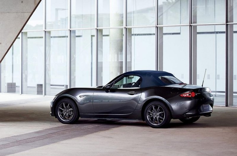 Родстер Mazda MX-5 обзавелся драйверской версией 990S