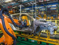 Сборка Lada Granta приостановлена из-за нехватки комплектующих