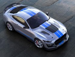 Shelby вернула в модельный ряд экстремальный Mustang GT500KR