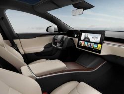 Tesla заблокирует доступ к видеоиграм во время движения