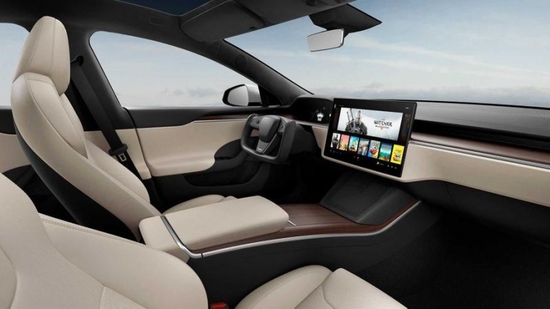 Tesla заблокирует доступ к видеоиграм во время движения