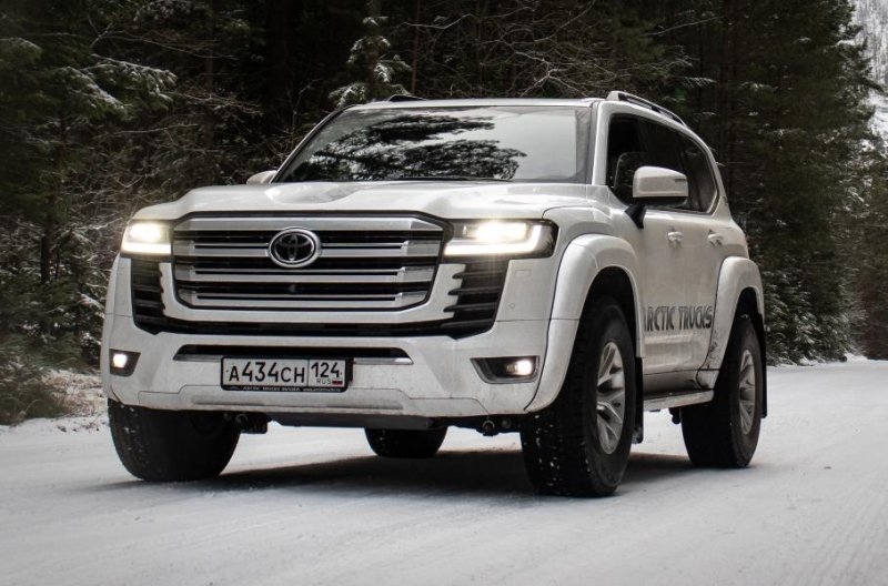 Toyota Land Cruiser 300 превратили в «арктический» вездеход