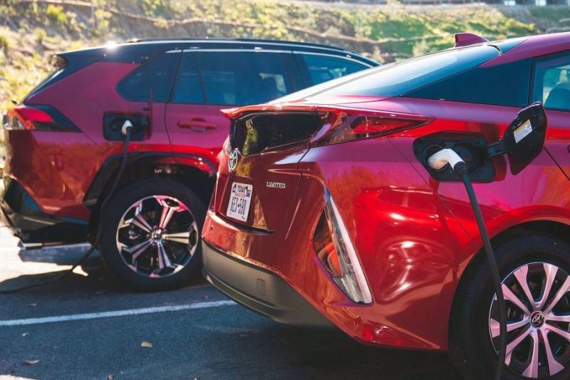 Toyota потратит 1,3 млрд долларов на завод по производству аккумуляторов для электрокаров