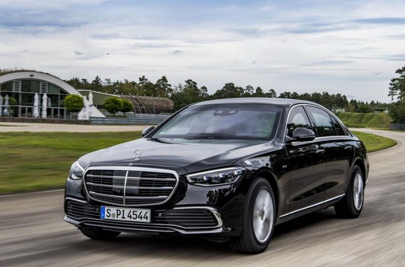 В России ждут новый Mercedes-Benz S-Class за 73 миллиона рублей