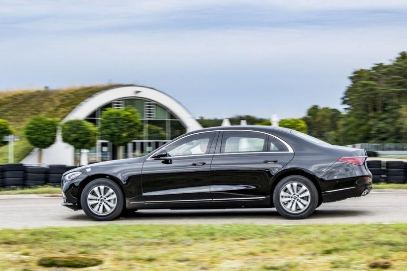 В России ждут новый Mercedes-Benz S-Class за 73 миллиона рублей
