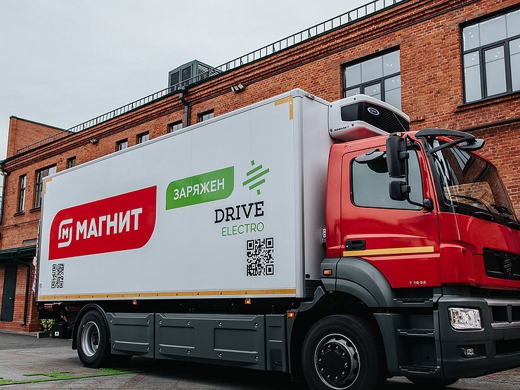 В российские продуктовые магазины товары будут доставлять на электрокарах