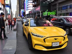В такси Нью-Йорка появился Ford Mustang Mach-E
