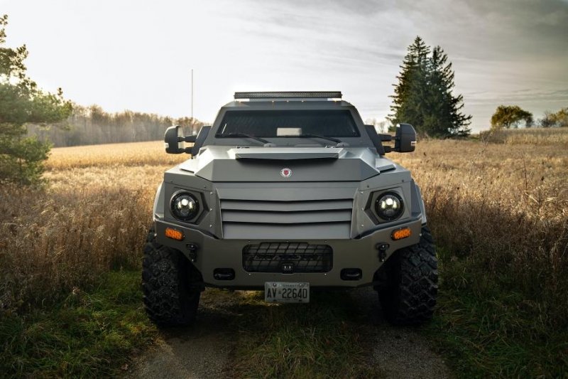 Военный суперброневик на базе Ford F-550 XL пустят с молотка за 11 миллионов рублей