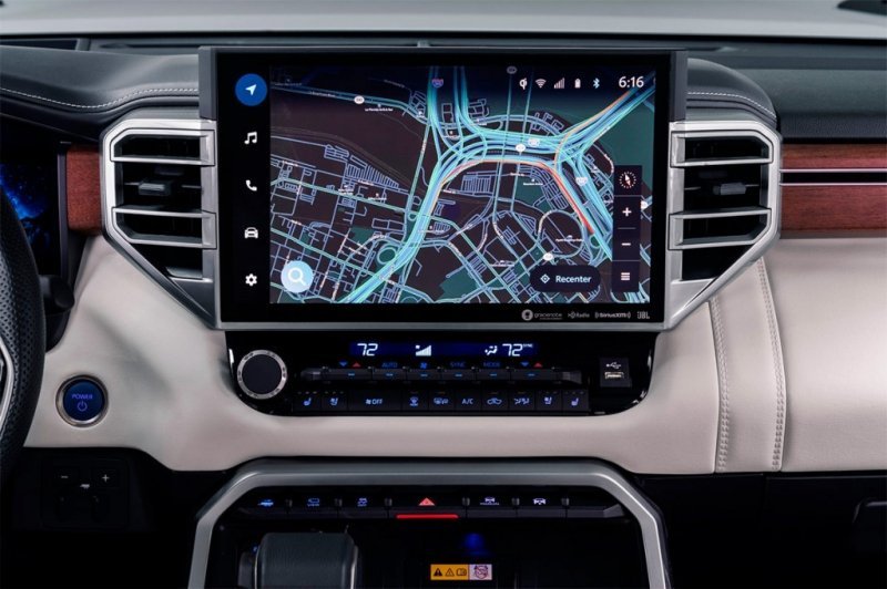 
            Новая Toyota Tundra получила самую роскошную версию
        