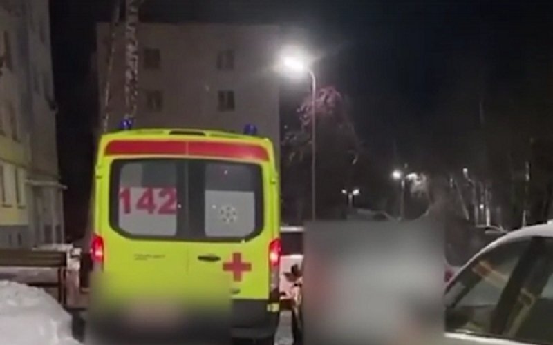 
            Автомобилист не дал проехать спешащей на вызов «скорой». Фото
        