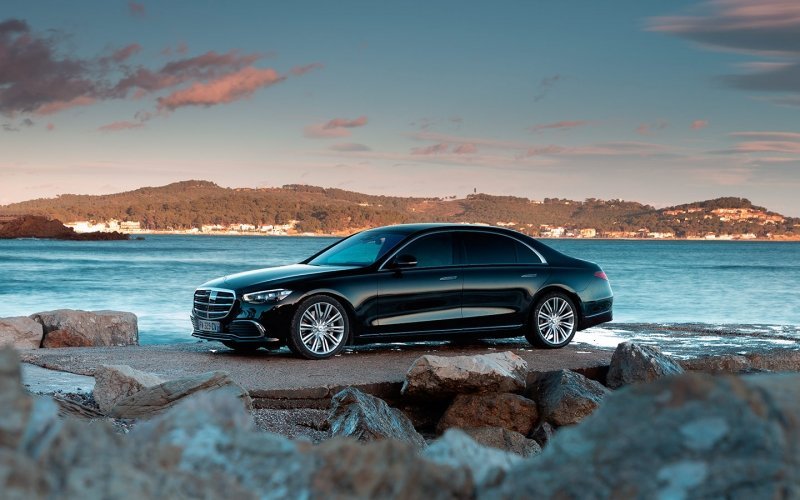 
            Mercedes отзовет более 1 тыс. новых седанов S-Class в России
        