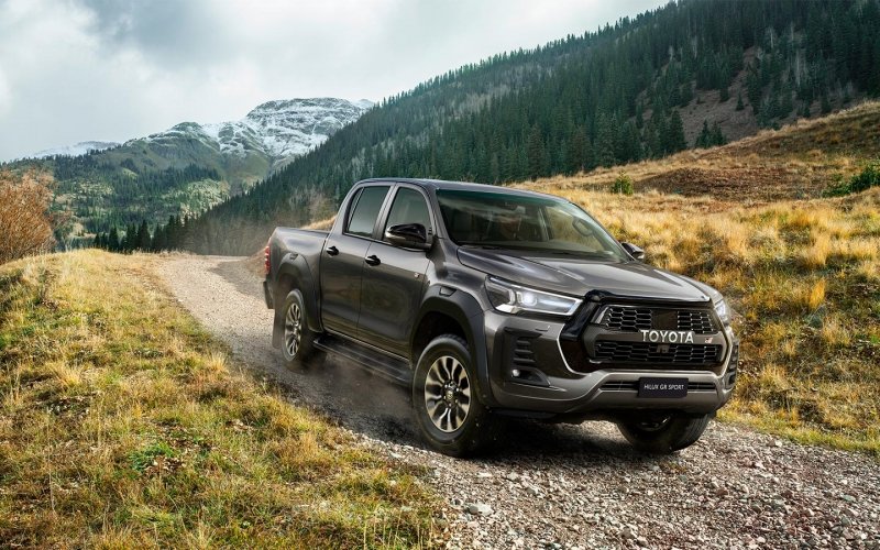 
            Toyota представила спортивный пикап Hilux GR Sport для Европы
        