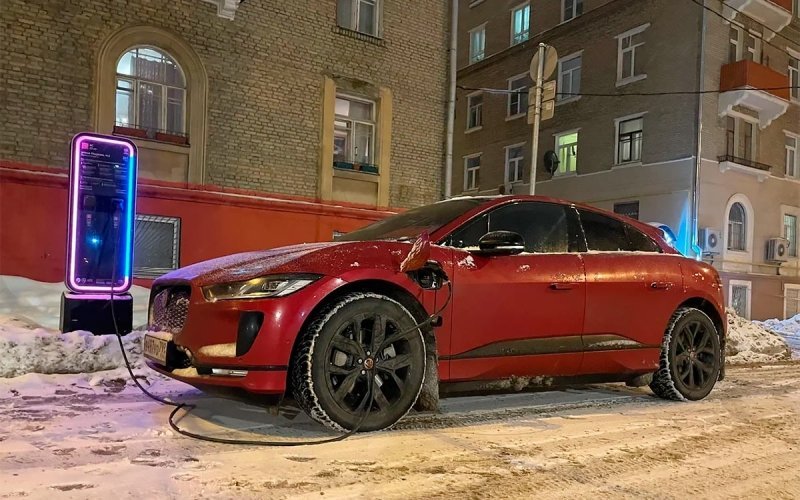
            Российские продажи электрокаров выросли втрое в 2021 году
        