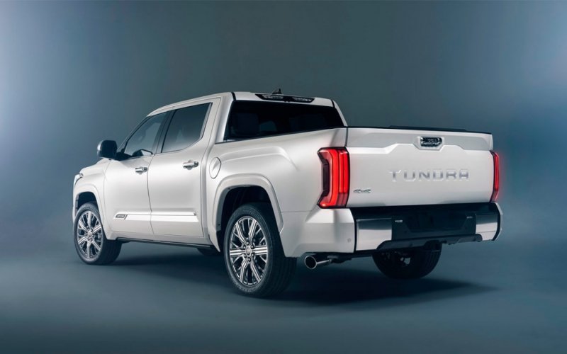 
            Новая Toyota Tundra получила самую роскошную версию
        