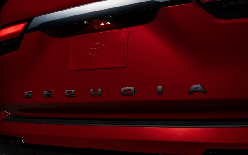 
            Toyota назвала дату премьеры нового внедорожника
        