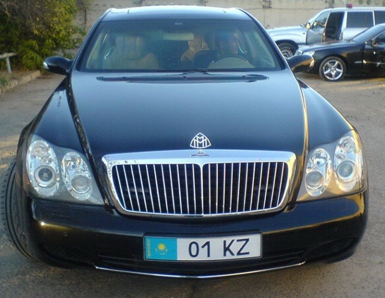 
            От «Нивы» до «Майбаха». На каких автомобилях ездил Нурсултан Назарбаев
        