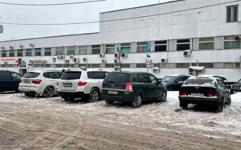 
            Водителей разворачивают без техосмотра: что происходит в ГАИ (репортаж)
        
