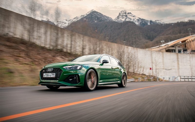 
            Фейерверки на будущее. Тест-драйв новых Audi RS 4 и RS 5
        