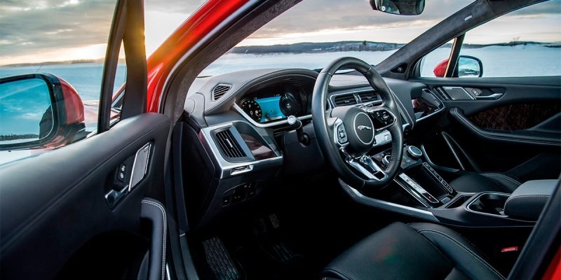 
            Смена привычек. Зимний тест электрического Jaguar i-Pace
        