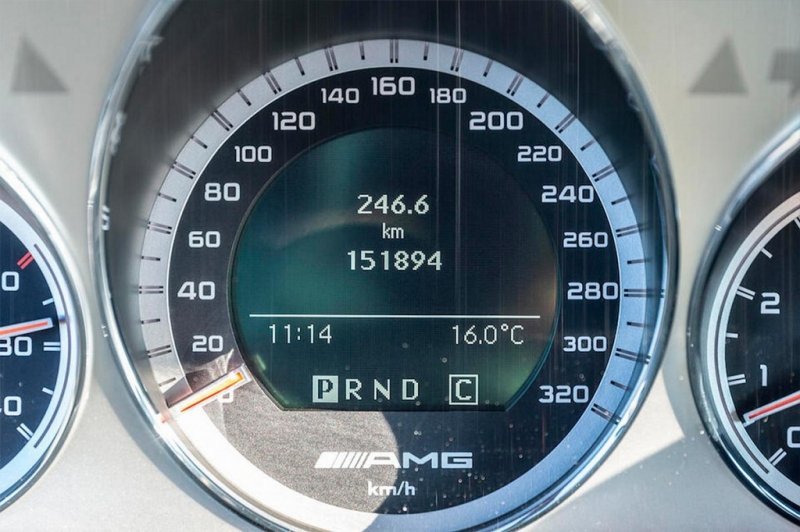 
            Mercedes-Benz Михаэля Шумахера выставили на продажу. Фото
        