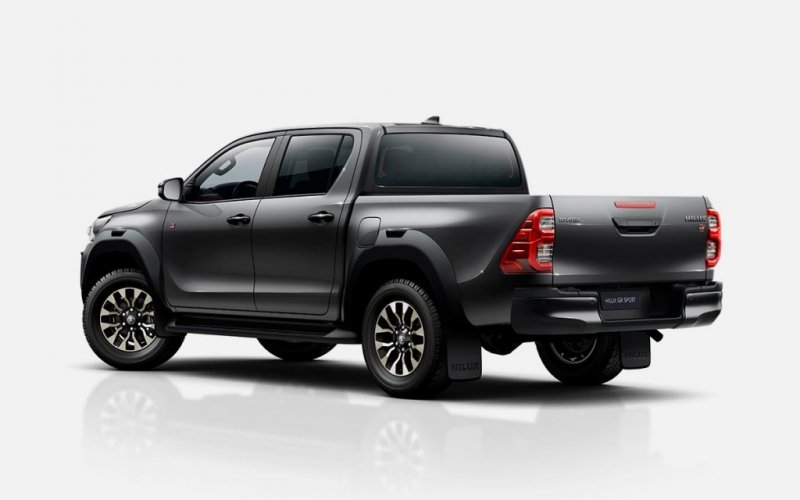 
            Toyota представила спортивный пикап Hilux GR Sport для Европы
        