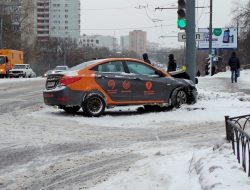 Встречка на МКАД и попкорн. Шесть невероятных происшествий с каршерингом