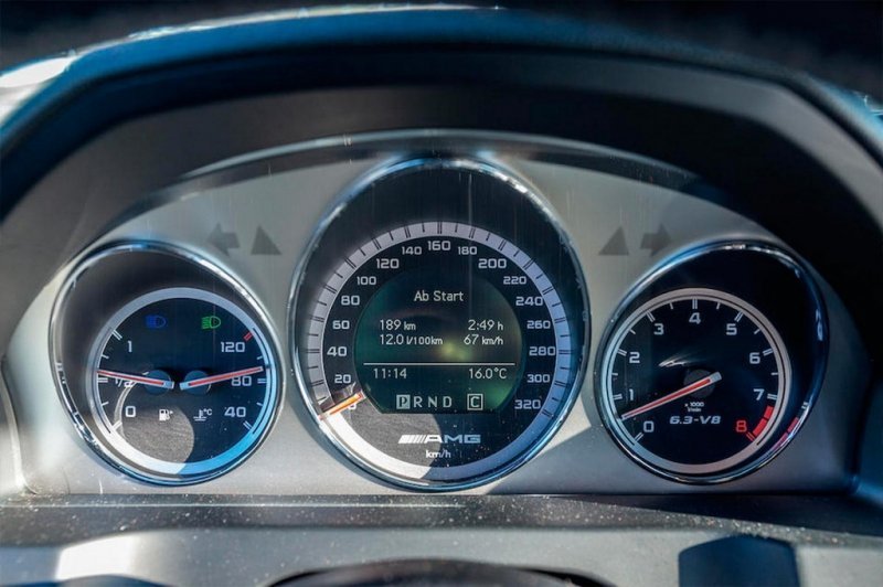 
            Mercedes-Benz Михаэля Шумахера выставили на продажу. Фото
        