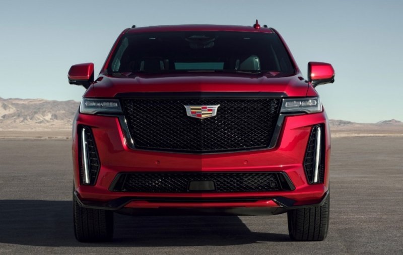 
            Cadillac Escalade получил версию с 677-сильным мотором
        