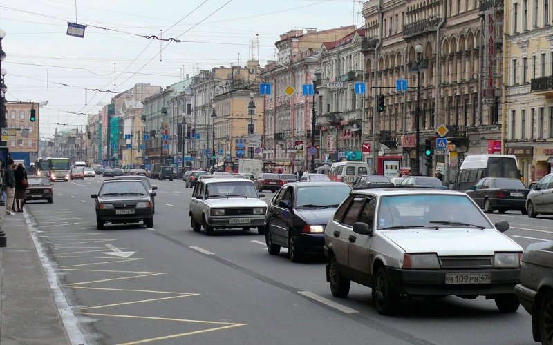 
            «Их начинают тормозить». Чего стоит бояться владельцам старых машин
        