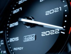 От Tesla до дизельгейта: 5 скандалов в автопроме в 2021 году