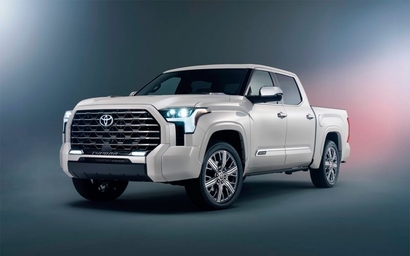 
            Новая Toyota Tundra получила самую роскошную версию
        