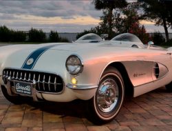 Уникальный Chevrolet Corvette 1956 года продадут на аукционе за $2 млн