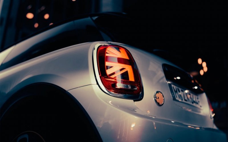
            Названы сроки появления первого электрокара MINI в России
        