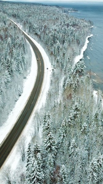 
            Росавтодор показал зимнюю красоту федеральных дорог. Фото
        