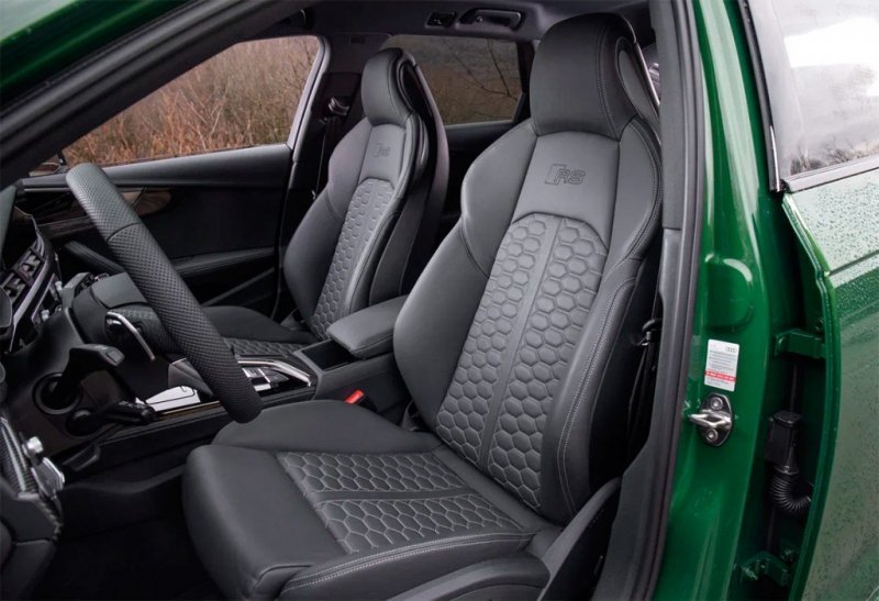 
            Фейерверки на будущее. Тест-драйв новых Audi RS 4 и RS 5
        