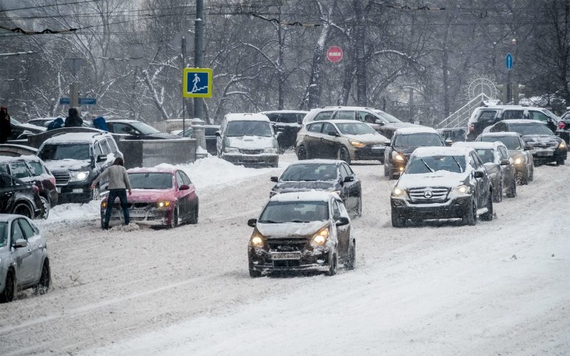 
            В Москве «желтый» уровень опасности. ГИБДД предупредила водителей
        