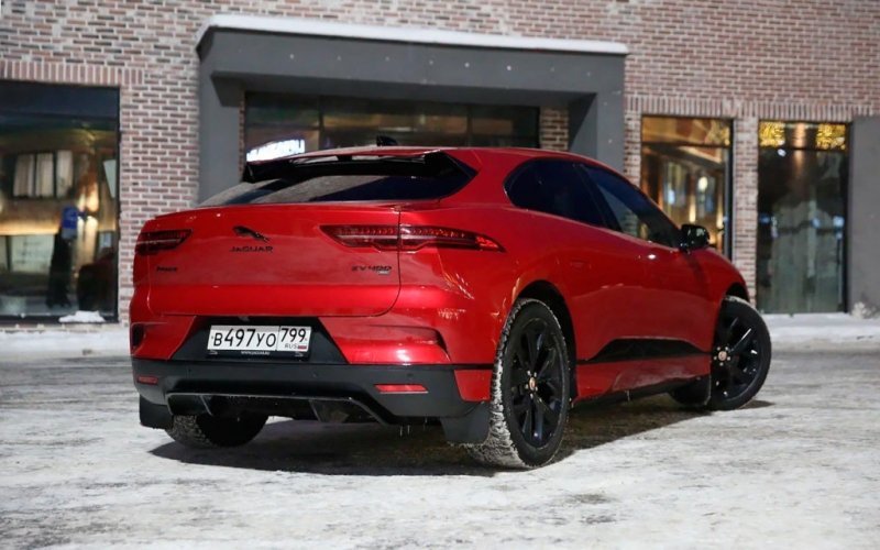 
            Смена привычек. Зимний тест электрического Jaguar i-Pace
        