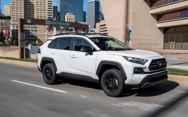 
            Toyota отняла у GM титул главного автопроизводителя в США
        
