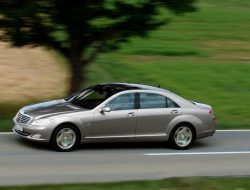 Mersedes-Benz в России отзывает 1082 автомобиля S-Class